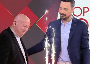 Ο Πέτρος Κουσουλός άφησε… άναυδο τον Κατερινόπουλο: Η τούρτα γενεθλίων και η τρομερή του ατάκα