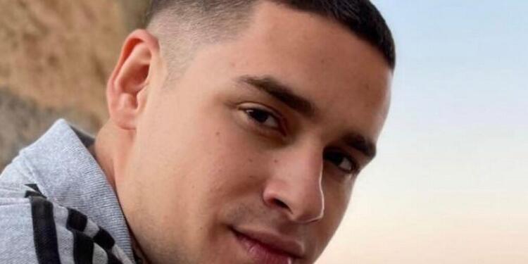 Τέμπη: «Δεν έφτασες ποτέ αλλά σε περιμένω ακόμη – Σ’ αγαπάω όσο δεν φαντάζεσαι και μου λείπεις τóσο πολύ» – Το σπαpακτικό κείμενο της μητέρας του 21χρονου Τάσου