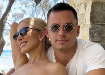 Κατερίνα Καινούργιου – Παναγιώτης Κουτσουμπής: Ρομαντικό τριήμερο στην Αίγινα με παγωτό