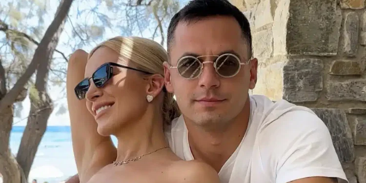 Κατερίνα Καινούργιου – Παναγιώτης Κουτσουμπής: Ρομαντικό τριήμερο στην Αίγινα με παγωτό