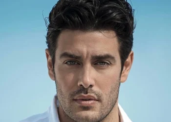 Κώστας Μαρτάκης: «Σας παρακαλώ, πρέπει να προσευχηθείτε για μένα»-Η ανάρτηση που προκάλεσε ανησυχία