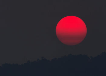 «Ματωμένο Φεγγάρι» και ολική έκλειψη Σελήνης: Πώς επηρεάζει το κάθε ζώδιο;