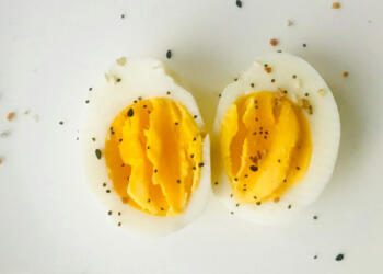 Προσοχή: Δείτε τι θα συμβεί στο σώμα σας αν φάτε 3 αυγά για μια βδομάδα