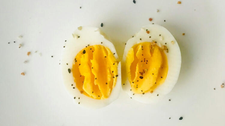 Προσοχή: Δείτε τι θα συμβεί στο σώμα σας αν φάτε 3 αυγά για μια βδομάδα