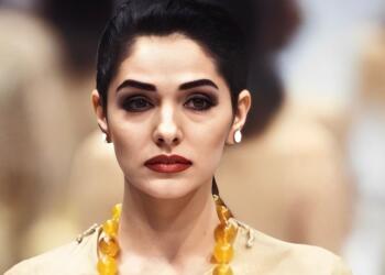 Ίσως η πιο ωραία Ελληνίδα που πέρασε ποτέ: Eίναι 58 ετών και το απόλυτο θηλυκό και μεγαλώνει φυσικά και χωρίς επεμβάσεις