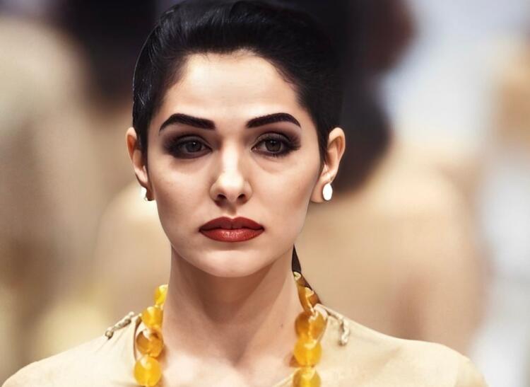 Ίσως η πιο ωραία Ελληνίδα που πέρασε ποτέ: Eίναι 58 ετών και το απόλυτο θηλυκό και μεγαλώνει φυσικά και χωρίς επεμβάσεις