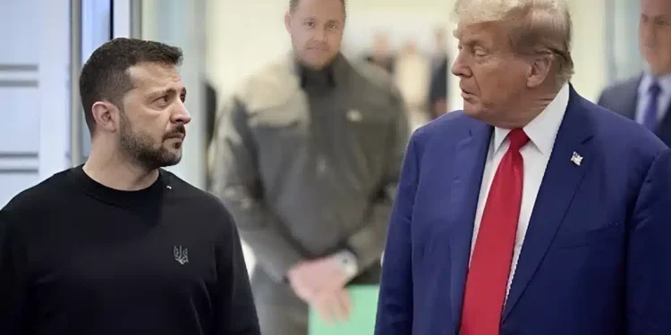 «Γιατί δεν φοράτε κοστούμι; Μήπως δεν έχετε;»: Η ερώτηση στη συνάντηση Ζελένσκι με Τραμπ που προκάλεσε γέλιο στον Βανς