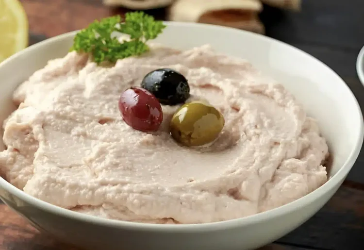 5 τέλειες συνταγές για ταραμοσαλάτα από τους πιο γνωστούς σεφ. Ποια θα φτιάξεις;