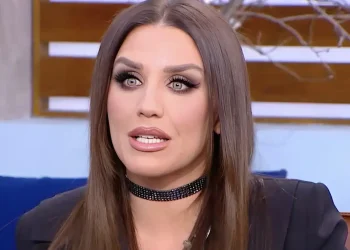 Ιουλία Καλλιμάνη: «Με φλερτάρουν πιο πολύ οι γυναίκες, οι άντρες όχι τόσο»