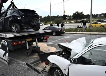 Καραμπόλα στην Κατεχάκη: Οικογενειακή τραγωδία στην άσφαλτο – Νεκροί πατέρας, μητέρα και γιος