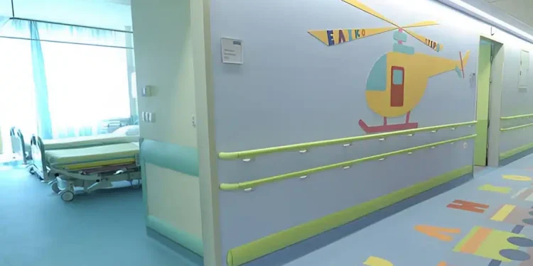 Λάρισα: Κρίσιμα τα επόμενα 24ωρα για τον 9χρονο που πνίγηκε με πορτοκάλι – Έπαθε δύο φορές ανακοπή