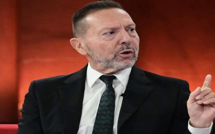 Στουρνάρας: «Η επαναφορά του 13ου και 14ου μισθού θα στερήσει χρήματα από τους φτωχούς»