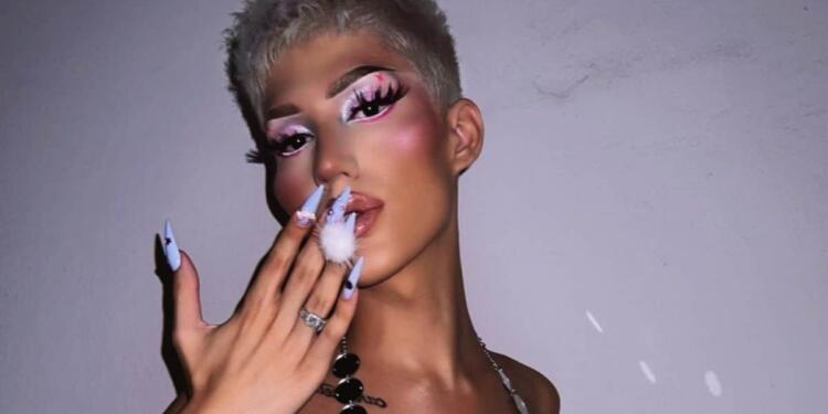 «Δεν έχω χρέος να υπηρετήσω την πατρίδα»: Ο Θέμης Κανέλλος πήρε απαλλαγή από τον στρατό με μίνι μαύρο φόρεμα