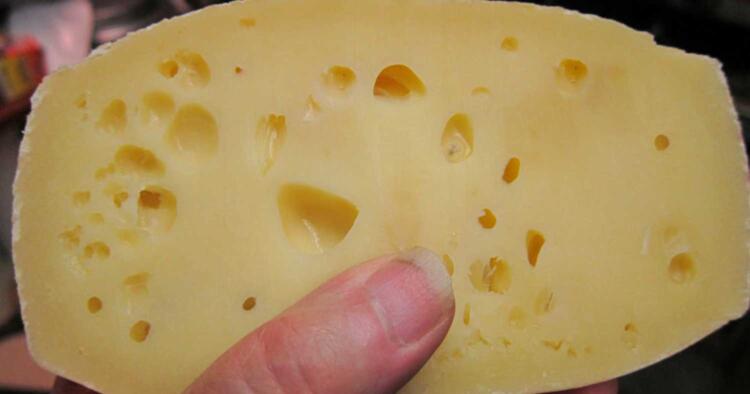 Το τυρί που δuναμώνει τα οστά χωρίς να ανεβάζει τη χολnστερόλη – Ένα κομμάτι την ημέρα αρκεί