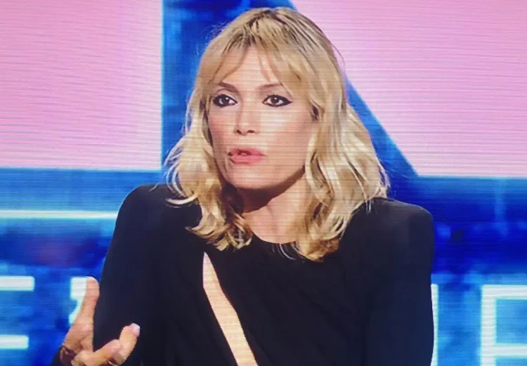 GNTM: Όταν παίκτρια ξαμάλλιασε τη Βίκυ Καγιά στο ριάλιτι – Καρέ καρέ η επίθεση που σόκαρε