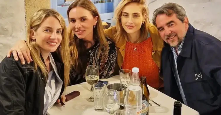 Νικόλαος Ντε Γκρες και Χρυσή Βαρδινογιάννη σε νέα κοινή φωτογραφία με φίλους – Που βρέθηκαν