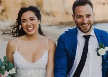 «Δεν πενθεί, είναι μια χαρά χαρούμενος»: Η 1η φωτό του Μπάμπη Αναγνωστόπουλου μέσα από τη φυλακή 4 χρόνια μετά τη δολοφονία της Κάρολαϊν