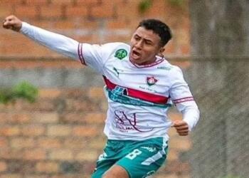 Απίστευτη τραγωδία: Η στιγμή που 21χρονος ποδοσφαιριστής συγκρούεται με τον αντίπαλο τερματοφύλακα και βρίσκεται τραγικό θάνατο (video)