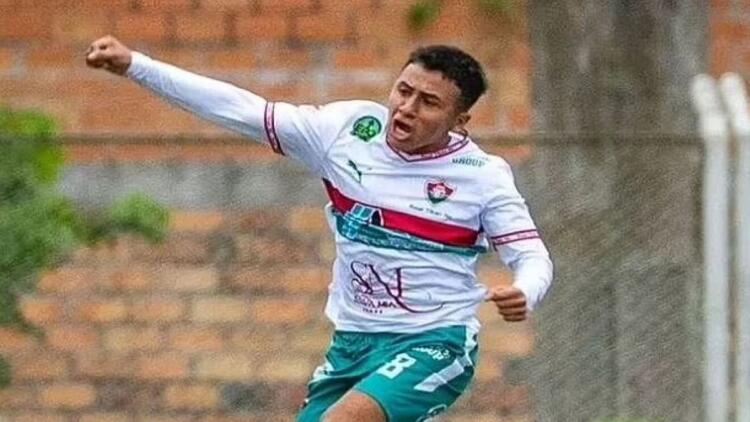 Απίστευτη τραγωδία: Η στιγμή που 21χρονος ποδοσφαιριστής συγκρούεται με τον αντίπαλο τερματοφύλακα και βρίσκεται τραγικό θάνατο (video)