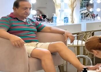 Σπύρος Μπιμπίλας: «Δεν υπάρχει ημέρα που να μην κάνω καθαρισμό προσώπου και να μην βάλω κρέμες»