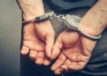 Αυτός είναι ο γνωστός τραγουδιστής που διακινούσε κοκαΐνη – Το ντουέτο που τον έκανε διάσημο