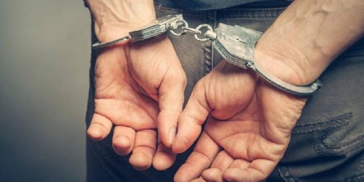 Αυτός είναι ο γνωστός τραγουδιστής που διακινούσε κοκαΐνη – Το ντουέτο που τον έκανε διάσημο