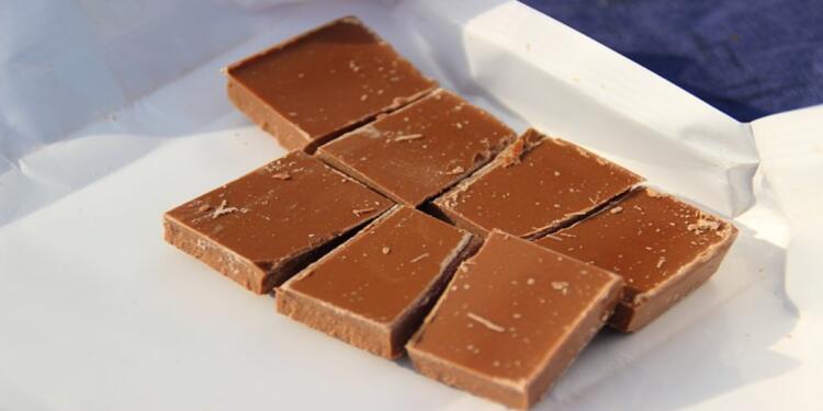Συναγερμός: Ανακαλείται γνωστή σοκολάτα – Βρέθηκαν κομμάτια πέτρας