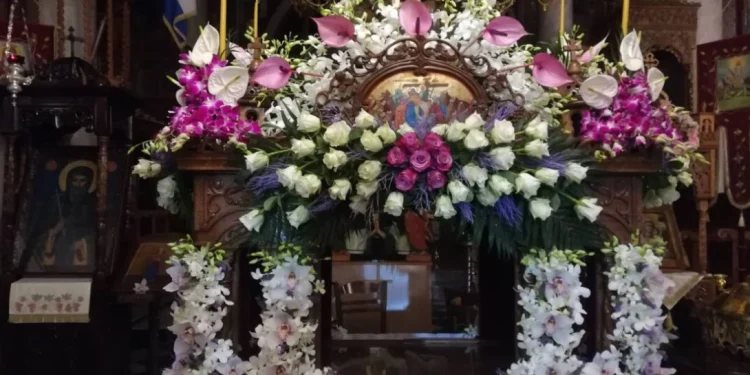 Μεγάλη Παρασκευή: Η κορύφωση του Θείου Δράματος – Η στιγμή της αποκαθήλωσης, ο Επιτάφιος και τα έθιμα σε όλη την Ελλάδα