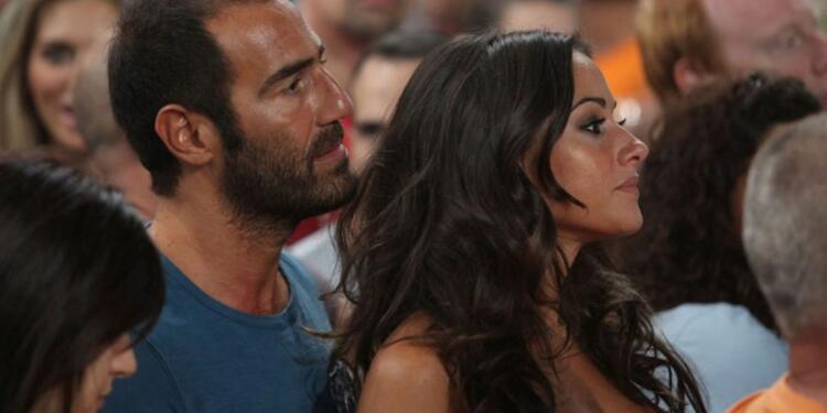 Αντώνης Κανάκης-Χριστίνα Μουστάκα: Ο «θυελλώδης» έρωτας του παρουσιαστή με τη μελαχρινή καλλονή και η πρόταση γάμου