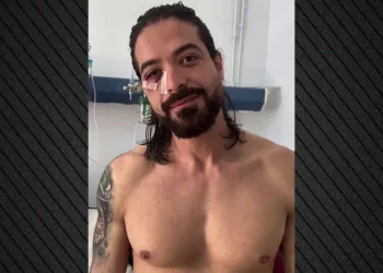 Έσπασε τη σιωπή του ο Άρης Μουγκοπέτρος για το ατύχημα με την κροτίδα που του στέρησε τα 2 δάκτυλα του – «Νόμιζα ότι…»