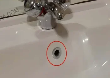 Λίγοι γνωρίζουν γιατί υπάρχει αυτή η σημαντική μικρή τρύπα στον νεροχύτη
