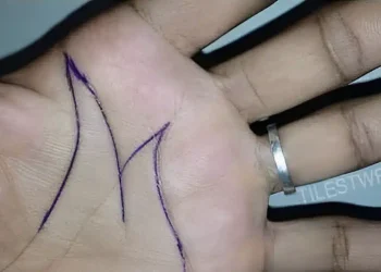 Τι σημαίνει όταν σχηματίζεται το γράμμα «Μ» στην παλάμη σας