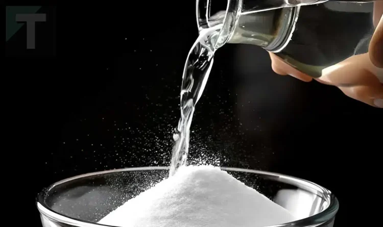 Ανακατέψτε μαγειρική σόδα και ξύδι σε ένα μπουκάλι σπρέι – Δεν θα σταματήσετε να το χρησιμοποιείτε