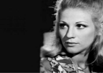 Πολύ μπροστά από την εποχή της: Η θρυλική εμφάνιση της Ζωής Λάσκαρη στις Κάννες – Προκάλεσε «σεισμό» με το διχτυωτό φόρεμα!