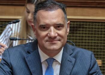 Το παραδέχτηκε ο Άδωνις Γεωργιάδης: «Ναι, έκανα μεταμόσχευση μαλλιών, γιατί είχα μια αραίωση»