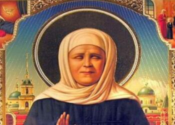 «Στους έσχατους καιρούς θα βάλετε μπροστά τον σταυρό…» – Ανατριχιαστική η προφητεία της Αγίας Ματρώνας