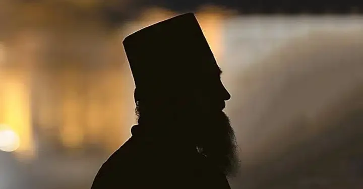 Η Τραγωδία με τον Ιερέα έθαψε γυναίκα και γιό και αuτοκτόνnσε και ίδιος