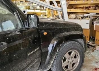 Tζιπ «μπούκαρε» σε φούρνο και παρέσυρε πελάτες – Ένας νεκρός και ένας σοβαρά τραυματίας