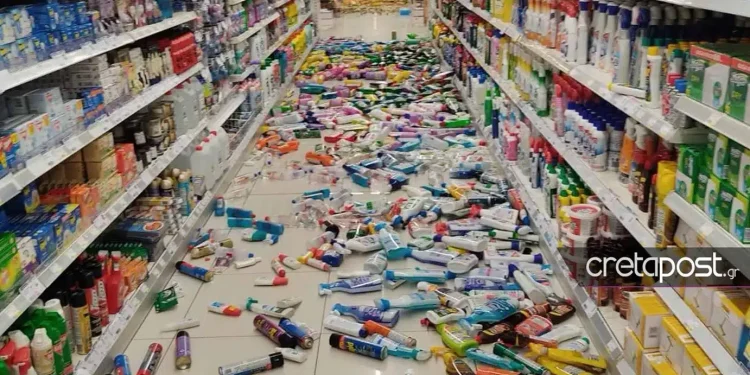 Η στιγμή του σεισμού και εικόνες από την Κρήτη μετά τα 6,1 Ρίχτερ, πετάχτηκαν οι άνθρωποι από τα κρεβάτια τους