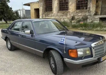 Πουλήθnκε η θρυλική Mercedes του Ανδρέα Παπανδρέου – Ποιος την αγόρασε και πόσα χρńματα έδωσε