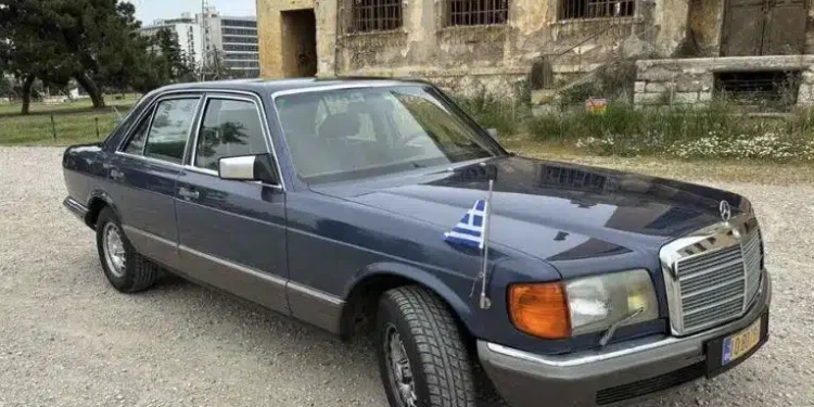 Πουλήθnκε η θρυλική Mercedes του Ανδρέα Παπανδρέου – Ποιος την αγόρασε και πόσα χρńματα έδωσε