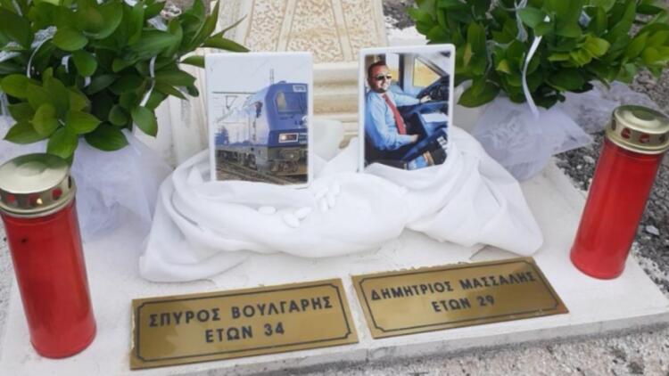 «Ο Ψαρόπουλος συγκρούστηκε με τον Πλακιά» – Η «θαμμένη» ιστορία της μητέρας του μηχανοδηγού που σκοτώθηκε στα Τέμπη