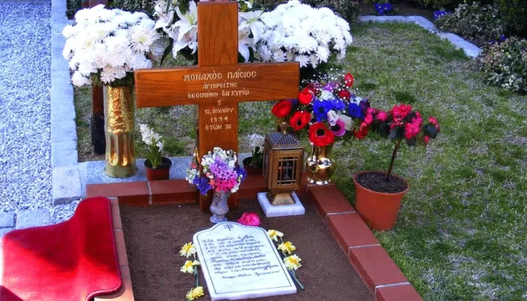 Σάλος στη Θεσσαλονίκη: Μοναχές δεν άφησαν 12χρονη να προσκυνήσει στον τάφο του Αγίου Παϊσίου