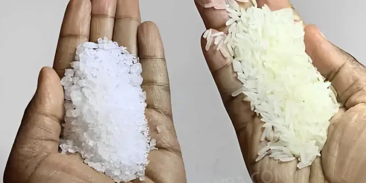 Ανακατέψτε ρύζι και αλάτι: Ένα κρυμμένο σπιτικό μυστικό