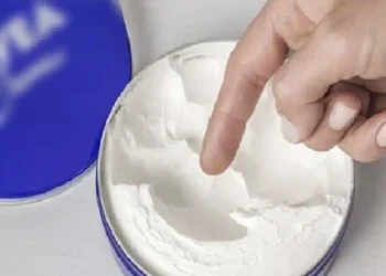 Η κρέμα Nivea στο μπλε βαζάκι έχει υπέροχα οφέλη που πολλοί δεν γνωρίζουν