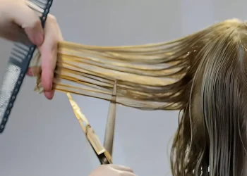 Το ιδανικό κούρεμα για γυναίκες μετά τα 50 -«Ανανεώνει» το πρόσωπο, λειτουργεί σαν φυσικό μπότοξ