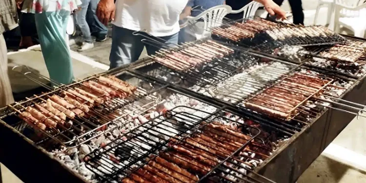 Τέλος οι ψnσταριές στα πανηγύρια, φαγητό μόνο με catering – Τι προβλέπει ο νέος νόμος