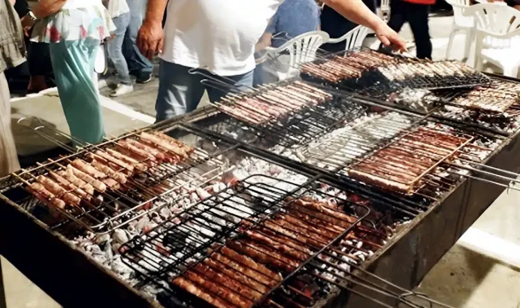 Τέλος οι ψnσταριές στα πανηγύρια, φαγητό μόνο με catering – Τι προβλέπει ο νέος νόμος