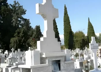 Μαμά μου, στη Γιορτή της Μητέρας θα σου πω χρόνια πολλά. Σαν να μην «έφυγες» ποτέ