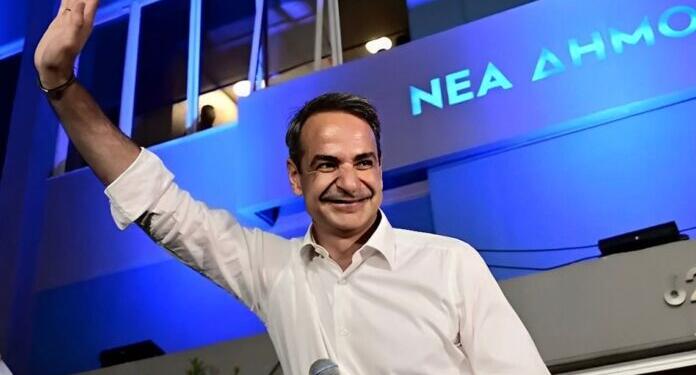 Δημοσκόπηση Real Polls: Σκαρφαλώνει στο 32% η Νέα Δημοκρατία – Φλερτάρει με το 20% η Ζωή Κωνσταντοπούλου